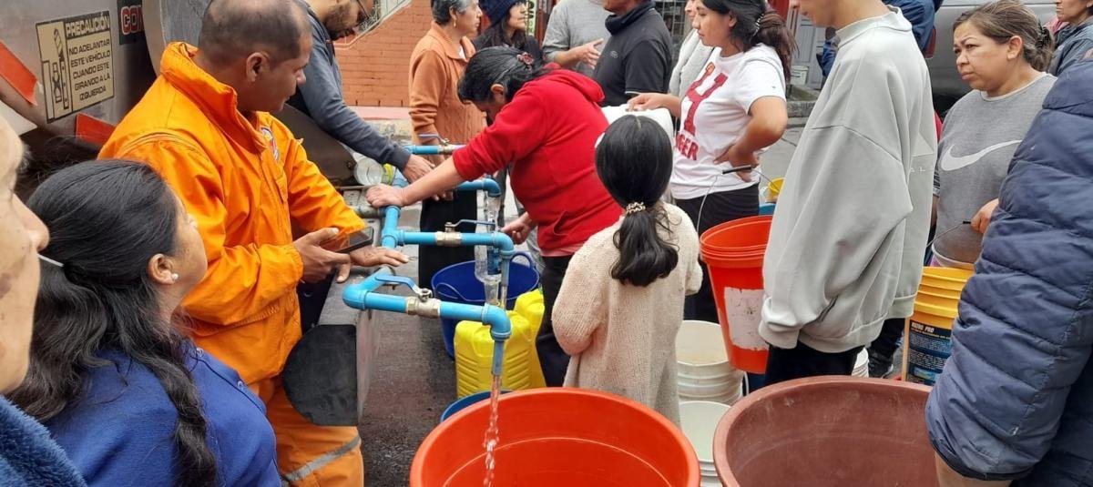 ELTIEMPO's tweet photo. #Colombia | Insólito: en Ipiales, Nariño, completaron un año sin agua porque no funciona el acueducto ► https://t.co/U3RKdiPVx6 https://t.co/l0O8FTs12Z