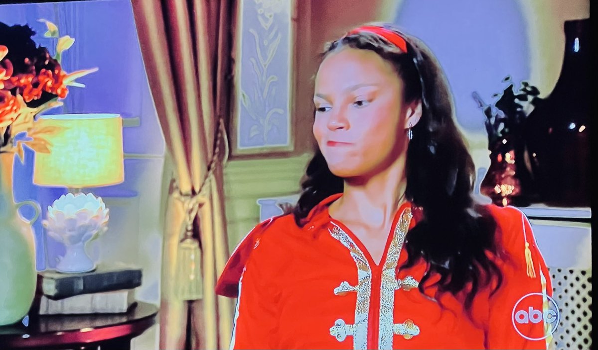 All of us watching Zoe win with Alexe's move #TheBachelor