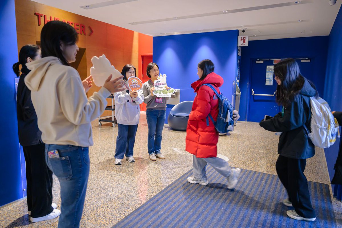 🌍🎉 It's Language Week! 🎉🌍
We're celebrating the beauty of languages with classroom activities, exciting student-led activities, library displays, and special curated menus in the cafeteria all this week. 
#learnisb