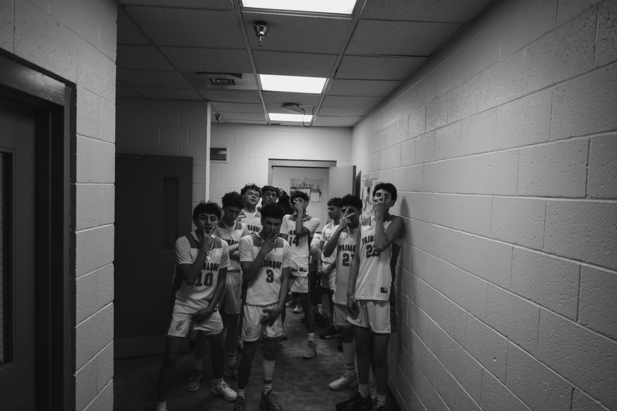 Pojoaque Valley Elks defeat Taos Tigers #basketball #LLN #pojoaquevallyelks