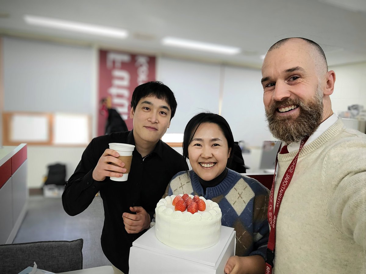 dale_rickardo's tweet image. Happy Birthday to #ISBlearning&apos;s very own data guru @yumi
