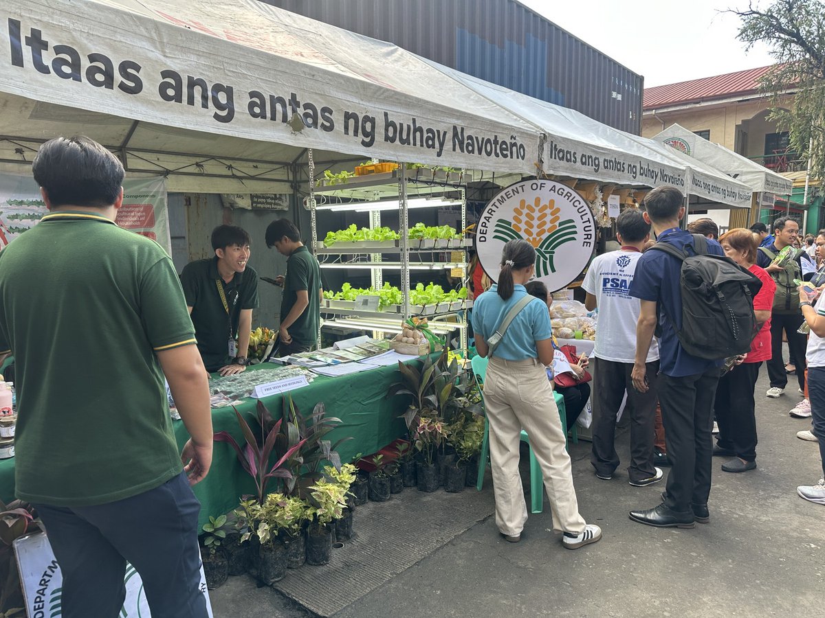 Navotas_City's tweet image. Sa LAB for ALL, bukod sa medical consultation, may iba pang serbisyong pwedeng makuha mula sa iba’t ibang government agencies at private sector partners.

facebook.com/photo/?fbid=10…

#LABForAll
#Navotas