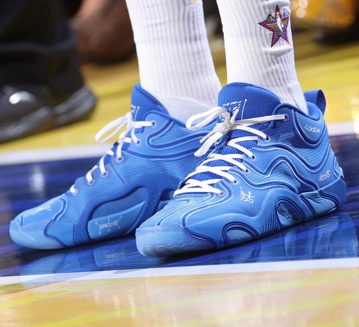 GkCO5v2XYAEx4Zs.jpg
