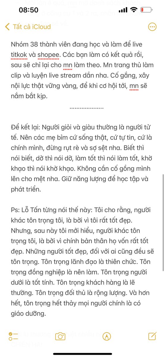 Ngày xưa, Vi siêng viết lắm. Từ ngày đồng hành cùng mẹ bỉm, tâm huyết đặt hết ở ngôi nhà này mất rồi. 

Ps: Đoạn đường này, đi 1 ngày ý nghĩa 1 ngày💕