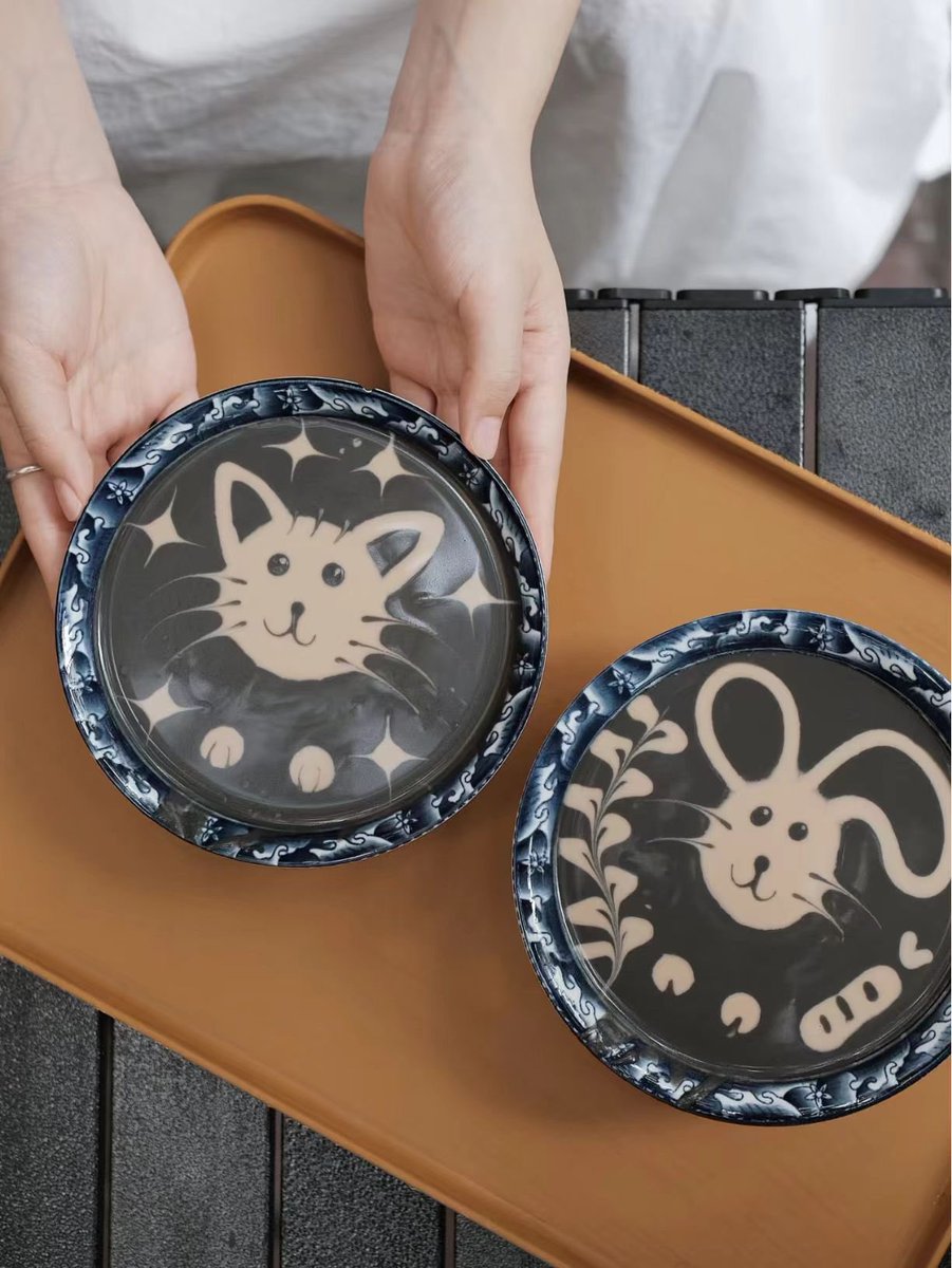Helloguangxi1's tweet photo. Have you ever tried the Guangxi-style Sesame Sweet Soup with a latte art pattern, which combines two different flavors? #SesamePaste #GuangxiCuisine https://t.co/88niXwuEhe