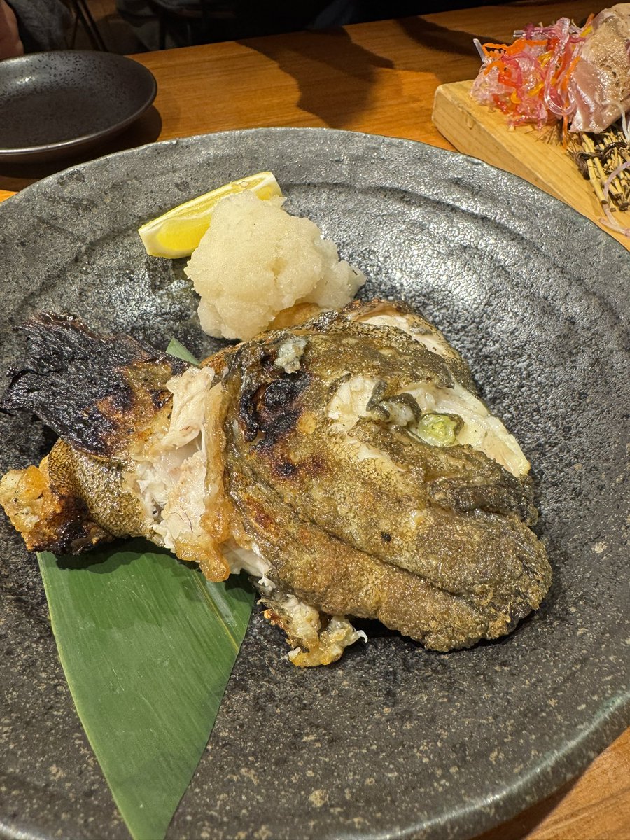 cushiorin's tweet photo. 魚うまい https://t.co/XhPi8xJsg0
