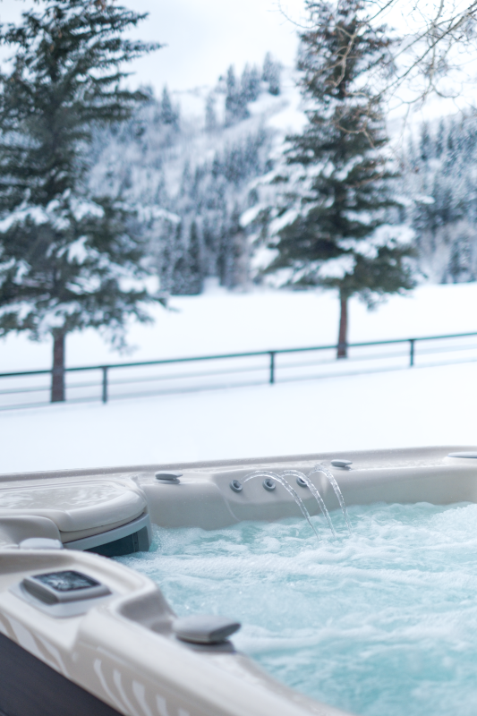 Â Enjoying a Hot Tub in Cold Weather
Cold outside? Even better! Thereâ€™s nothing like soaking in a steaming hot tub while surrounded by crisp winter air. Stay warm, stay relaxed! #WinterHotTub #CozySoak