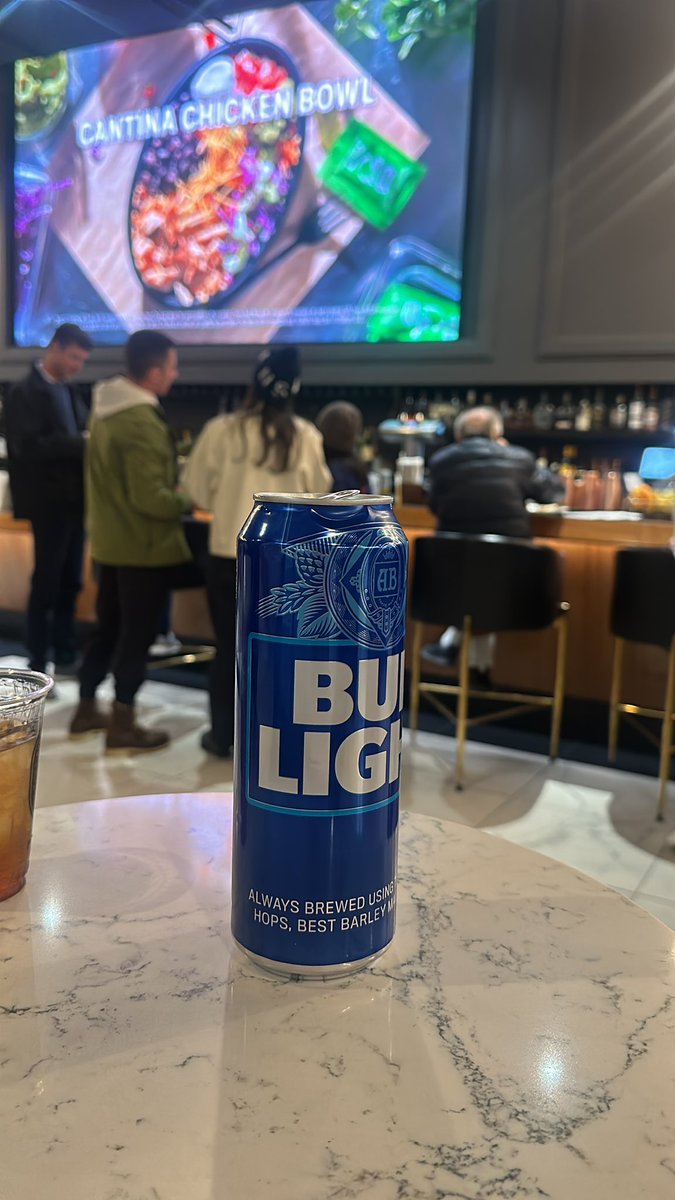 EazyTakes's tweet photo. Legends lounge at the 4 Nations? Yes and it wasn’t on sale. https://t.co/9N0qZUktLZ