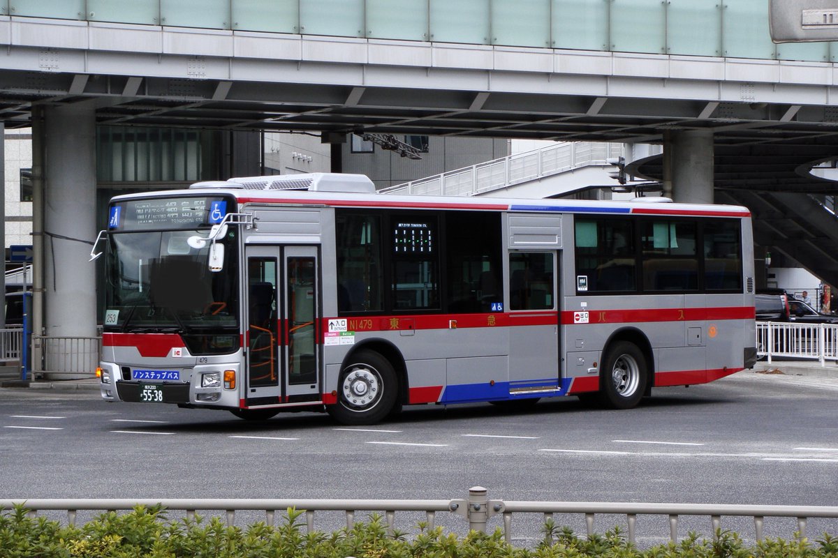 2025/2 東急バス NI479 (2PG-MP38FK？・新羽) 真新しい黒サッシMP