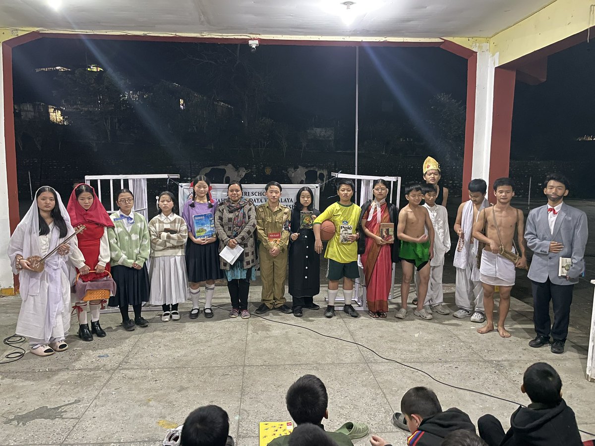 JNV_Megdong's tweet photo. #ReadingPromotionWeek at PM SHRI SCHOOL JNV Megdong, students brought their favorite characters to life in a thrilling Book Character Dress-Up Competition. Their creativity and enthusiasm made the event truly unforgettable! 🎭 

@NVSHqNoida @NVS_HQ @DcShillong @mschoudhary84 https://t.co/9EYVpvvBsV