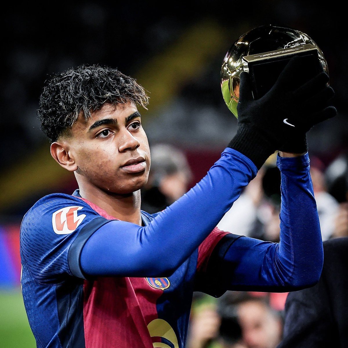 FabrizioRomano's tweet photo. 🚨✨ Lamine Yamal has now reached 𝟏𝟎𝟎 𝐚𝐩𝐩𝐞𝐚𝐫𝐚𝐧𝐜𝐞𝐬 in professional football… at 17.

83 games for Barcelona, 17 for for Spain with 21 goals and 28 assists since his official debut on April 2023. https://t.co/sBwv2HftlS