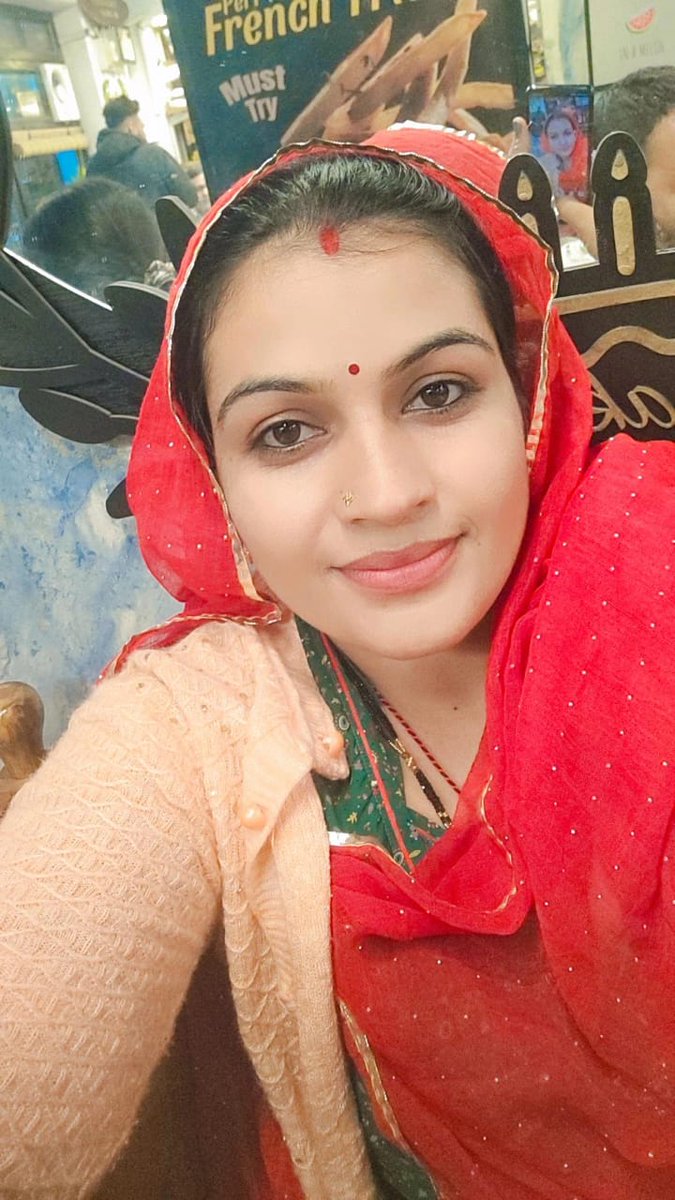 नई सुबह को मैं बाहें फैलाकर आपका स्वागत करती हूं 😎 
Good morning 🌅