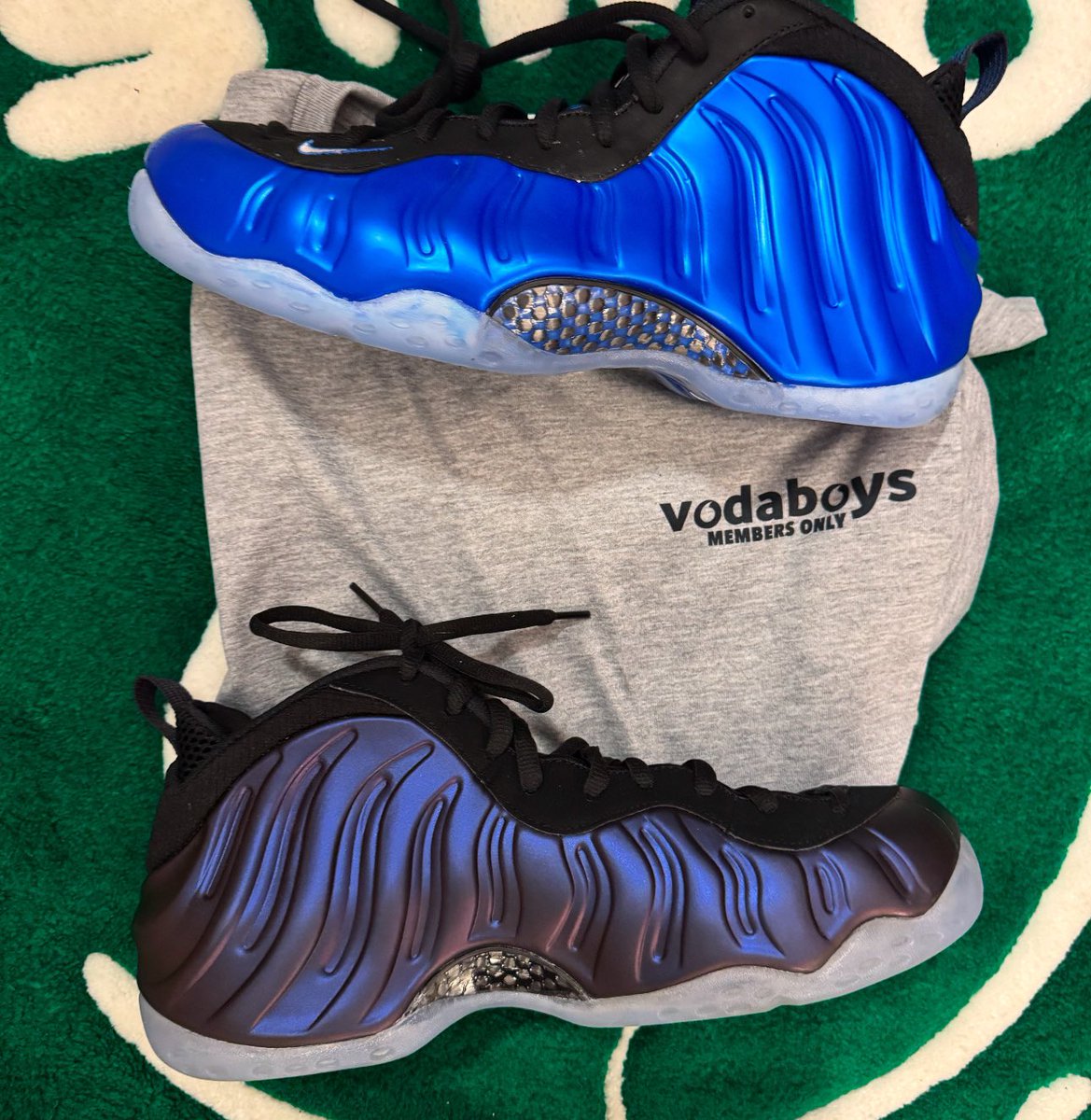 SimoSpeaks's tweet photo. When enjoying a Simo Speaks tee, be sure to try and pair it with a 1997 Blue Royal or a 2009 Eggplant, for that earthy and fruity aftertaste to complement the overall structure of the fit. The 2024 versions will do but it’s best to stick with the classics. https://t.co/q2Ou2HfHjl