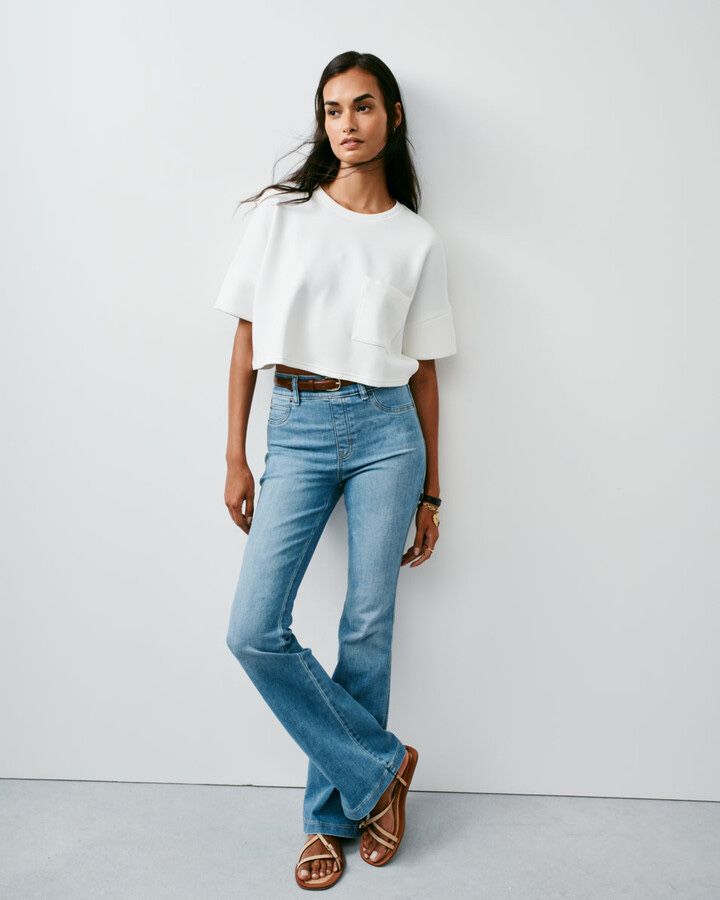 harwelden's tweet photo. If you saw Kendrick Lamar's jeans &amp; instantly felt nostalgia, us too. So, we rounded up 10 pairs that fit the bill.

Source: The Mom Edit https://t.co/fEzb6TRCCx https://t.co/3mKAmOTgqP https://t.co/kDZOXxdYu9