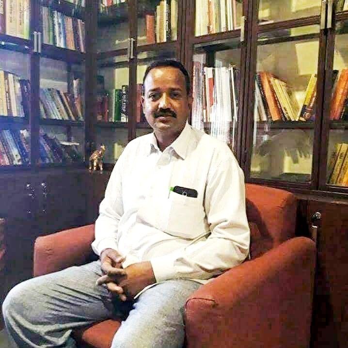 TeamMirdha's tweet photo. Remembering Vijaypal Ji Mirdha, a steadfast pillar of our village, whose unwavering loyalty was truly unparalleled.

(Photo from 13 Civil Lines, Jaipur)

#Kuchera #Mirdha #मिर्धा https://t.co/ZPGnEyxGrv