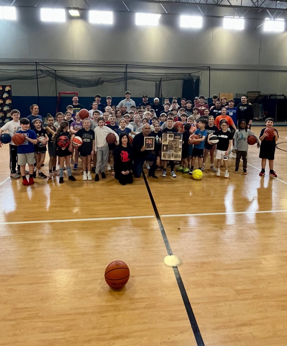 OutworkElite's tweet photo. Outwork X Garrett Ramos Foundation Presidents’ Day Camp!

Special thanks to his parents Ed and Jeannie for sharing a few inspiring words before each session. It set the tone and the kids took it from there. Great day of hoops, in honor of a great man. 💪
#outworkfam https://t.co/b4qI5nV3rv