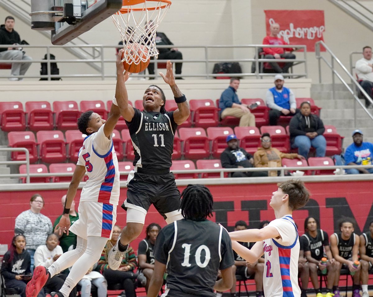 KilleenISD_'s tweet photo. Class 5A third-ranked Ellison (@EHSBoys_BB) cruised in its playoff opener Monday night, using smothering defense and balanced scoring to tip off its postseason. The Eagles will next play Thursday or Friday in the area round. Check back for those details. #WeAreKISD https://t.co/xIw64IutHs