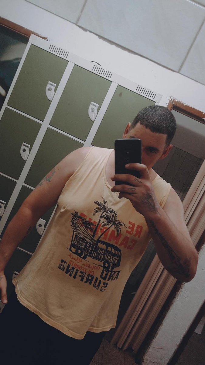 Garoto Exemplar. tweet media