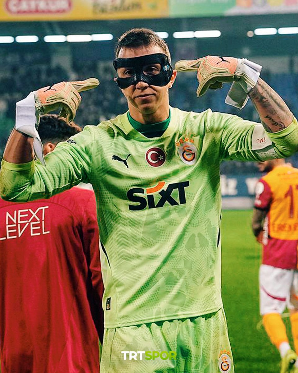 "Son anda Muslera" modunu açmış keyifli seyirler:)