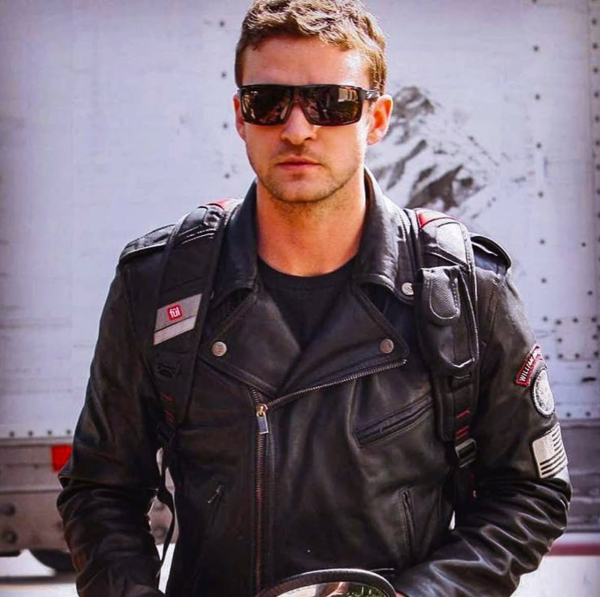ThatgrlKelz's tweet photo. I’m just gonna put this here and say he’s the hottest boy band member ever. Don’t come to my page with ass fake news bashing him. https://t.co/8lEp7ixWE8