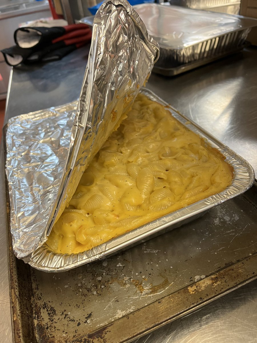 gsluth's tweet photo. Our Be Our Guest team had a great time making chili, macaroni &amp; cheese, cornbread, broccoli slaw and chocolate dump cakes for our neighbors at Friends of Guest House! Yum! https://t.co/Gocwju6OhB