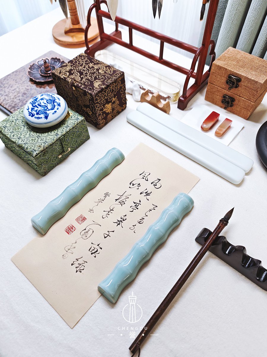 Hmily_cloud's tweet photo. 書法日常｜乙巳雨水
–
雨洗亭皋千畝綠
風吹梅李一園香
-
願君若春霖
溫柔且堅定
*⁂((✪⥎✪))⁂*~😉
-
#书法 #毛筆 #書法 #書法藝術 #書道 #書道好き #書道家 #書道好きな人と繋がりたい #書道アート #書道作品 #書道教室 #雨水 #草書 #行書 #calligraphy #calligraphymasters #calligraphypractice https://t.co/jy7sxb3TGT