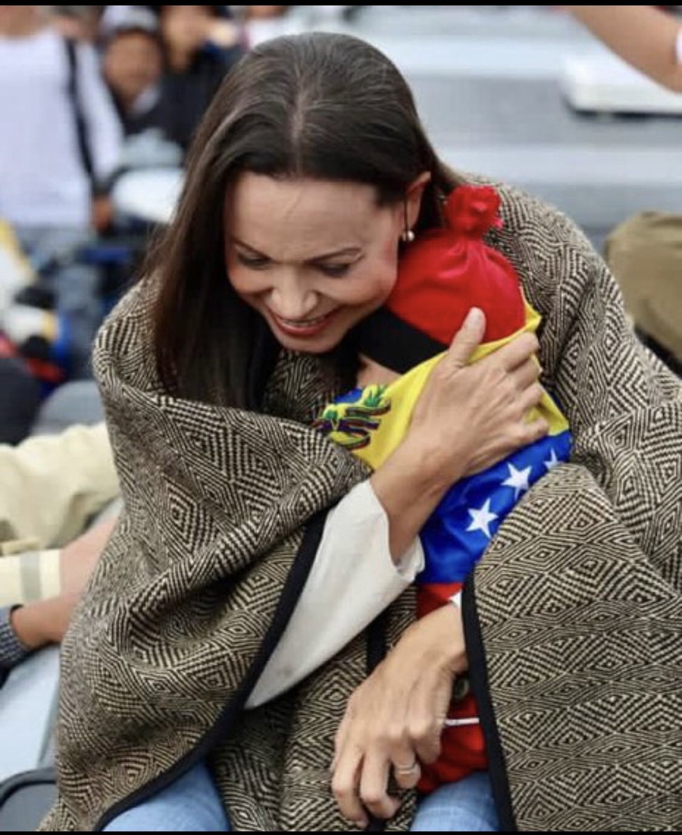 blanco_erasmo's tweet photo. Ella es un sentimiento en toda Venezuela 🇻🇪 
DIOS TE BENDIGA MARÍA CORINA MACHADO https://t.co/dgEQXSRZA6