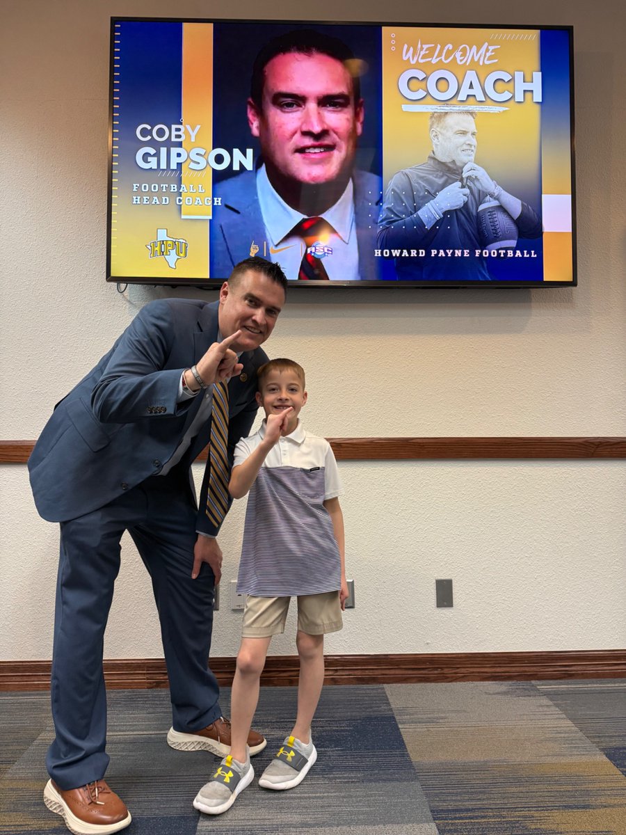 CoachGipson11's tweet image. Great day to be a YellowJacket! Thankful for everyone who made this day possible - my Family, Coaches, Administrators and PLAYERS! If not for great players days like this never happen - blessed to be in this profession! Excited for Day 2!