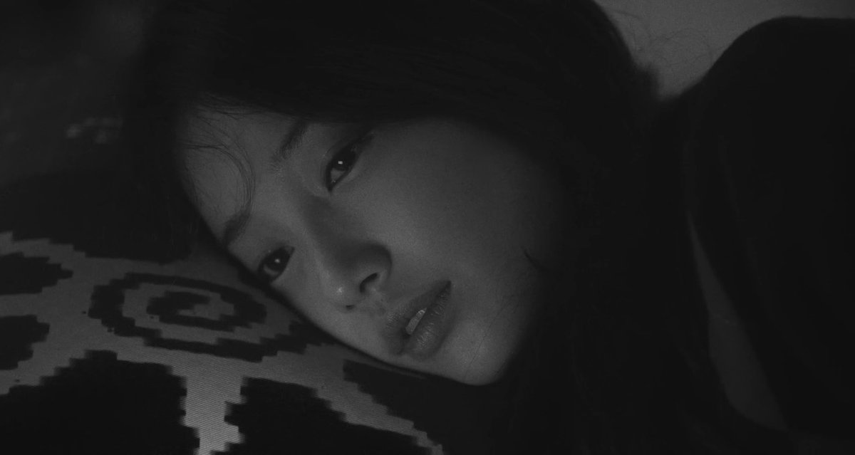 c_at_e's tweet image. 수지언니 무조건 장화홍련 같은 미감 쩌는데 서늘한 영화 찍으셔야해요