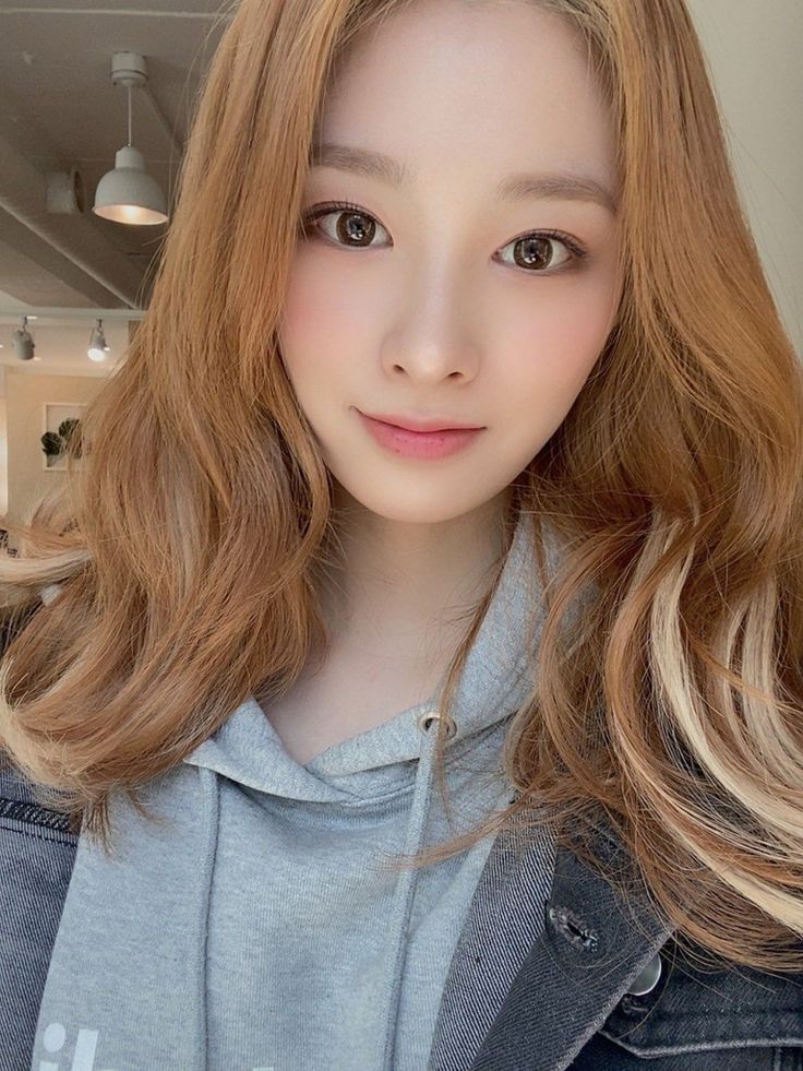 KPOP_CLASSICS's tweet image. Yunkyoung #RocketPunch

🚀👊🌏