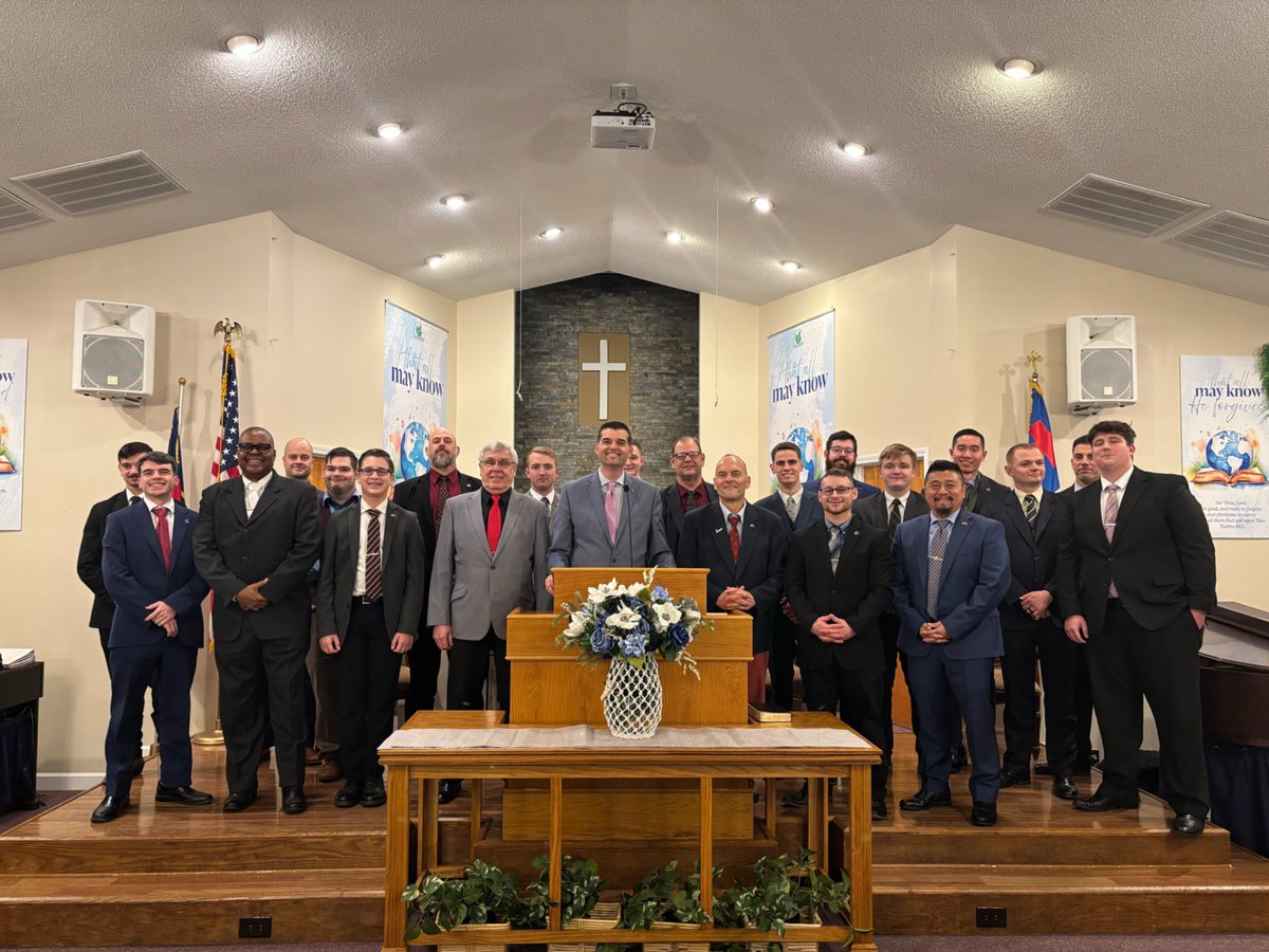 PastorMcConkey's tweet photo. Last night I took a photo with our ushers and honored them in the PM service. These guys do a phenomenal JOB!! They have a tough job as our auditorium is packed full on Sunday am and pm services.
Thankful to serve the Lord with them. #thatallmayknow https://t.co/aNewa1jliW