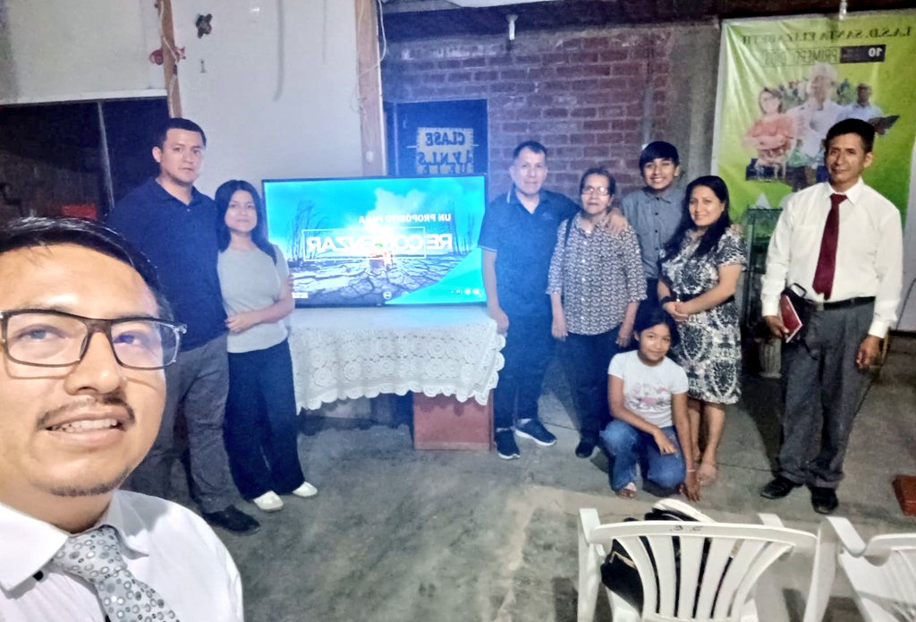 AdventistasAPCE's tweet photo. 🔰Continuamos con la 2️⃣da noche de #Reencuentro2025 en todo nuestro campo misionero #APCE 🇵🇪, entre momentos de alabanzas y consagración a Dios en cada centro de predicación.🙏🏻
✨️¡Que el Señor guíe cada palabra de nuestros líderes y transforme muchas vidas! 🙌 #RID https://t.co/qjryBfSTvc