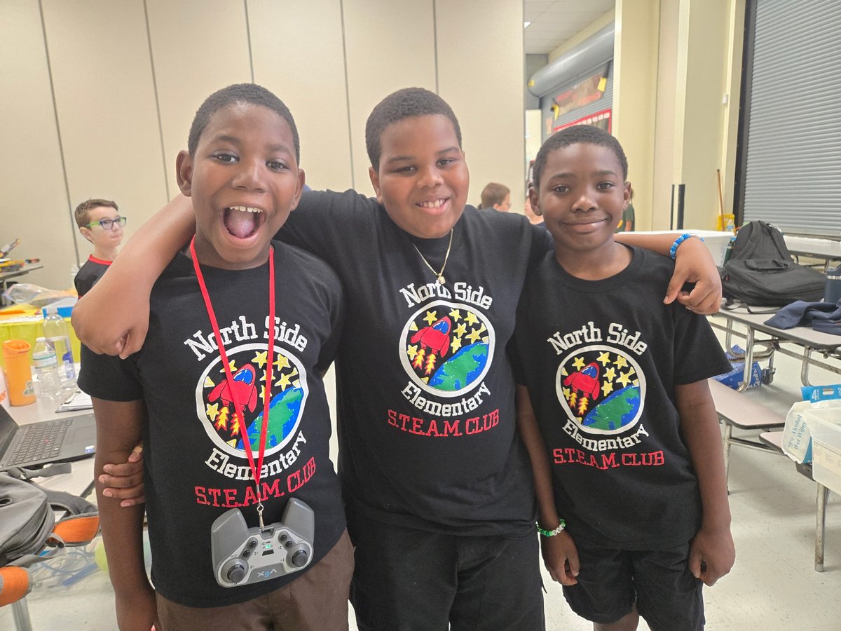 NorthSideNSE's tweet photo. Our NSE Stars are shining bright at the VEXIQ Rapid Relay Competition! 🤖Building essential STEM skills. Keep reaching for the stars!!🌟 A huge THANK YOU to all the schools who joined us and participated! @BrowardSTEM @browardschools @BCPSCentral #VEXIQ https://t.co/TRIAMEtyhD