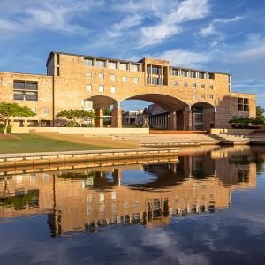 This study is examining Hyperbaric Oxygen therapy for PTSD - this is one of my PhD students 🎓 If you are a Health practitioners working with Australian Veterans diagnosed with PTSD and have 10 minutes for an anonymous survey - here is the link 

buff.ly/4hBdUEm