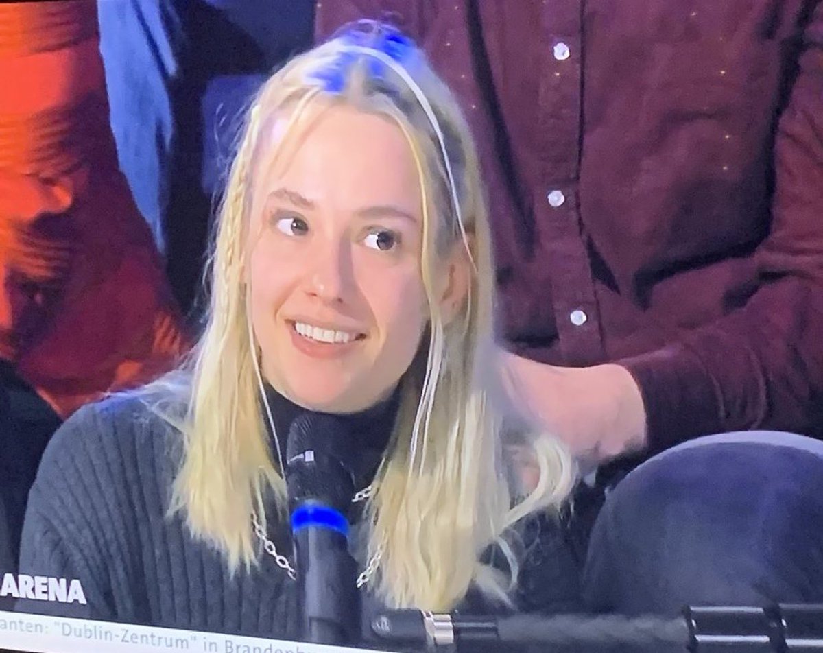 🚀 Diese Frau hat es geschafft, dass selbst die AfD-Wähler nur noch jammern, beleidigen und drohen, weil ihnen keine Argumente mehr einfallen! 💥

Danke, dass du die AfD inhaltlich komplett zerstört hast! Du bist die wahre Heldin des Abends aus der #Wahlarena! 👏🔥

Leute wie