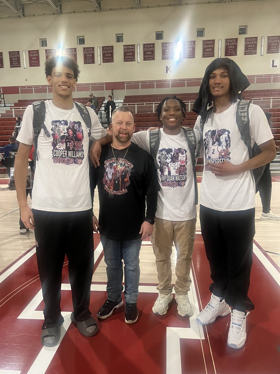 Vols37Jason's tweet photo. Proud of my guys! 💪🏀❤️ Love Y’all!#ALWAYSHAVEYOURBACK!
@cwilliams_07 @rayquanwatson @shamarg_12 https://t.co/ETod9Hd0bK
