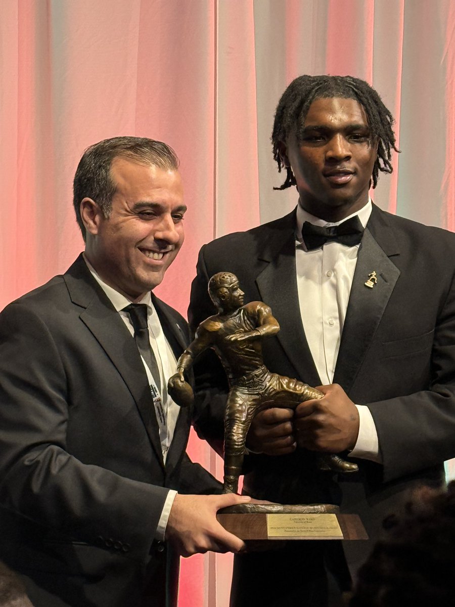 daveyobrien's tweet image. We now officially welcome @Cameron7Ward to the Davey O’Brien Award family! The 48th award winner of the national quarterback award!
