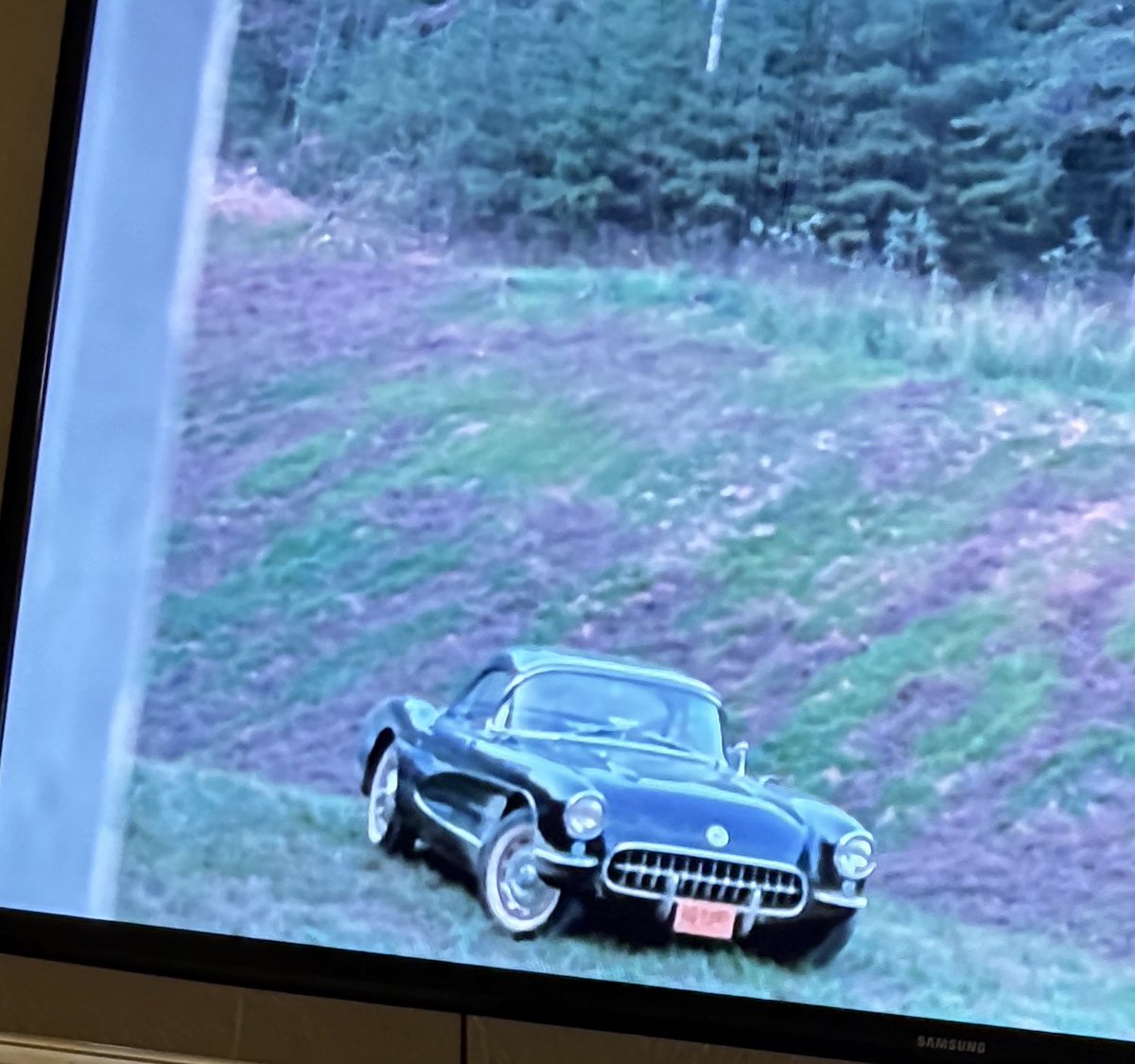 YouLookLikeAMom tweet media