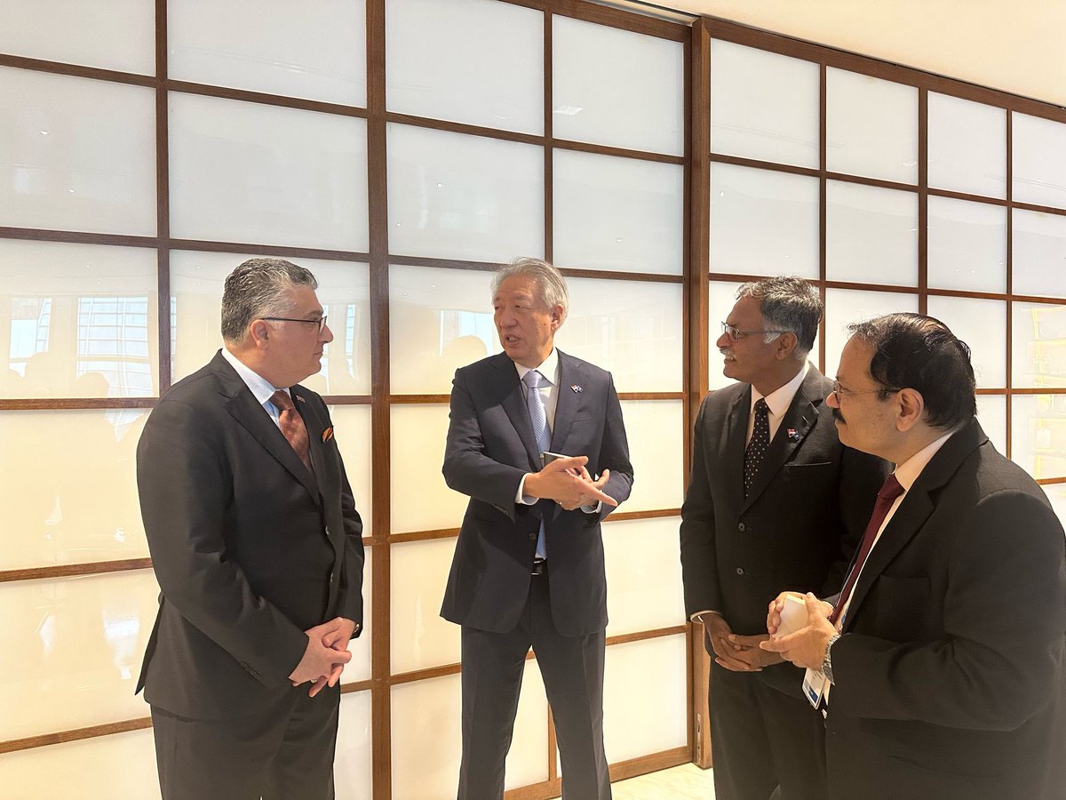 Singapur Ulaştırma, Sürdürülebilirlik ve Çevreden sorumlu Kıdemli Bakanı Sn Dr Amy KHOR ve 
Ulusal Güvenlik Koordinasyon Kıdemli Bakanı Sn TEO Chee HEAN ile bir araya geldik.
Ülkelerimiz arasındaki ulaştırma, iletişim ve denizcilik alanında işbirliği olanaklarını değerlendirdik.