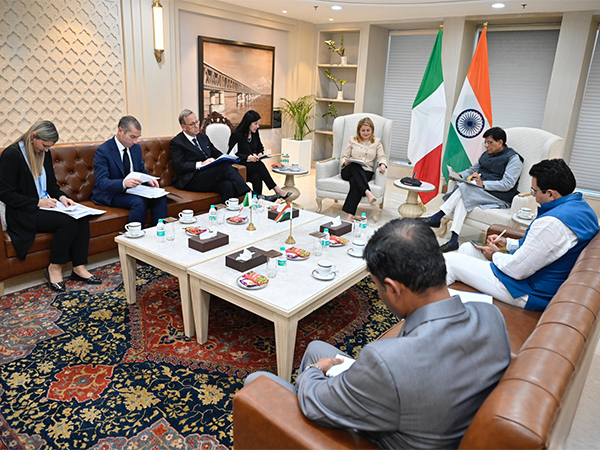 ani_digital's tweet photo. India, Italy hold discussion to strengthen collaboration in agriculture, defence and space

Read @ANI Story |https://t.co/Mmkv7jwdPX

#BilateralMeeting #IndiaItaly https://t.co/ww4xbMkmlt