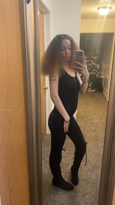 Watch BaddestBabyymamaa🥳's leaked NSFW photo on TwXstars