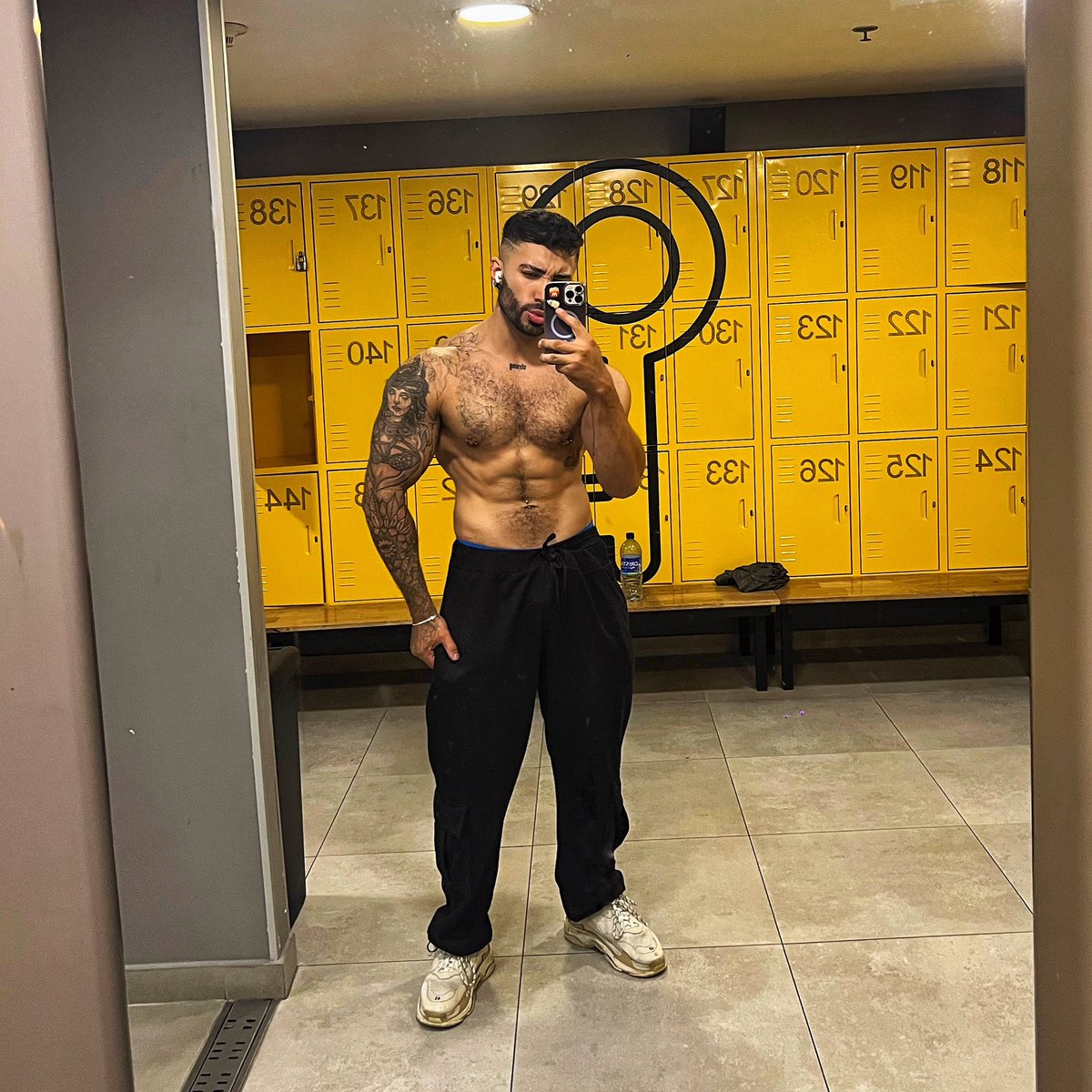 Danfe09's tweet photo. Buenas noches😈😏 https://t.co/3ldCtLSpIl