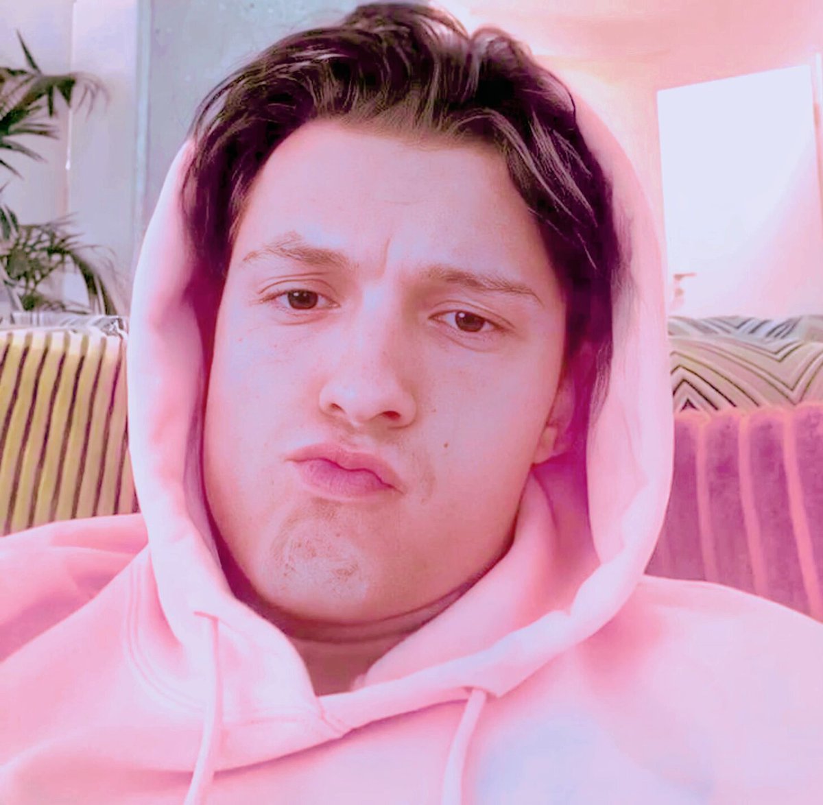 𝐓𝐎𝐌𝐌𝐘. 🍓 tweet media