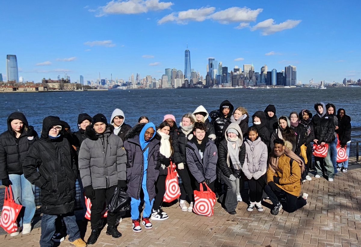 GeographyTGAK's tweet photo. Next up, Liberty Island! 🗽 https://t.co/iRHZeOxZeo