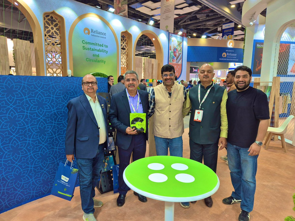 harshitvij's tweet photo. The inner salesperson often shines through in the best possible way, and trust me, that’s one of the greatest strengths a founder can have. I’m sure many of us love doing it.

At Bharat Tex, beyond experiencing the fair, I, along with some team members, had the opportunity to interact with a diverse group of people.

While distributing free products, I was pleasantly surprised to meet many consumers, both men and women, who were already using Freecultr Innerwear and other products.

Learnt new trends and upcoming innovation in textiles from the industry experts and leaders..