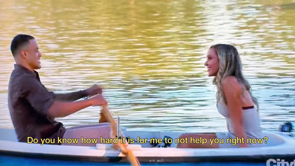 I can’t tell if he’s doing it wrong or Dina just has this crazy ass work ethic #TheBachelor