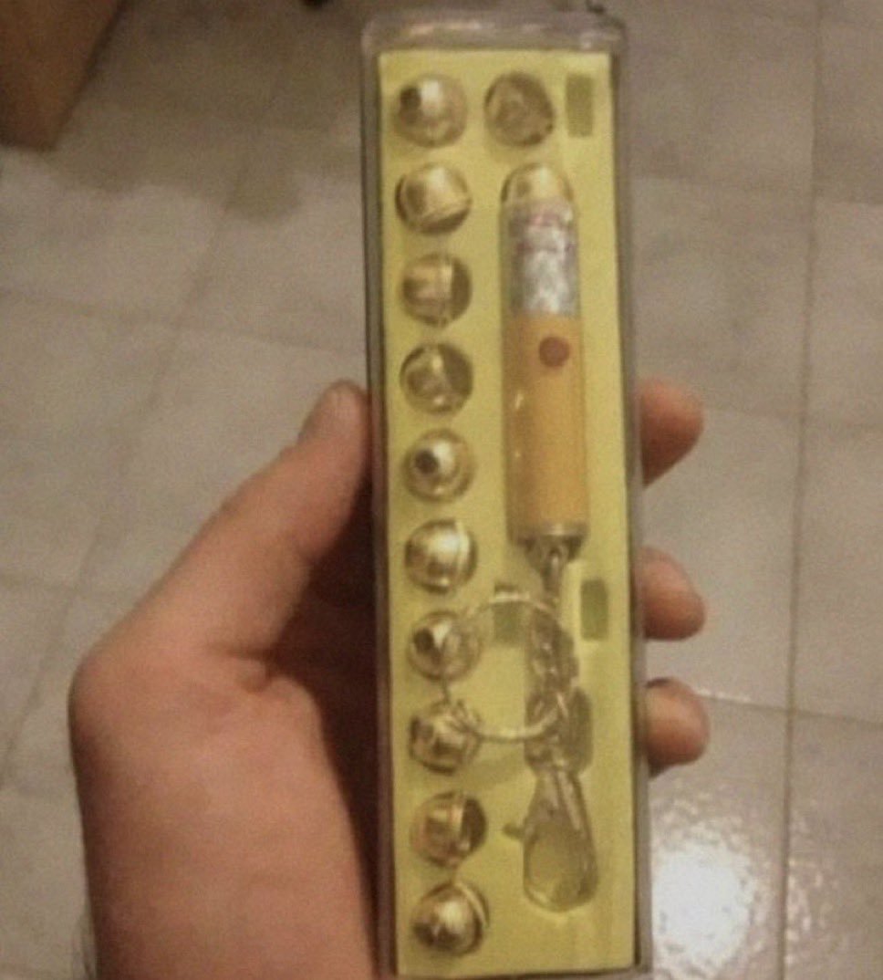 naiivememe's tweet photo. are you this old ? https://t.co/QCuImv6vGD