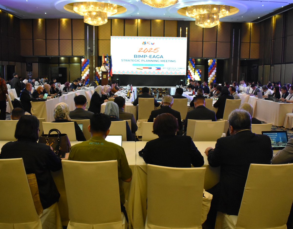f_magbanua's tweet photo. The 2025 BIMP-EAGA Strategic Planning Meeting kicks off in Cagayan de Oro, with over 300 delegates focusing on regional connectivity, economic integration, &amp; sustainability. Key discussions include transport links, digital infrastructure, &amp; renewable energy projects.
(📷: MinDA) https://t.co/Pt6t5zceCd