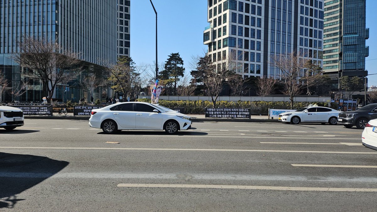 RoxaneEwen's tweet photo. Rizze town fight never end 😠
#RII7ETown2025
#BoycottUntilChange
#SM은_책임을_져라 https://t.co/Mh7Efc91DJ