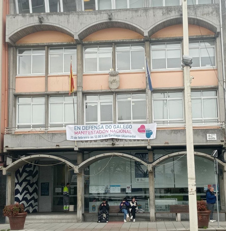 sadamaioria's tweet photo. Ante a emerxencia lingüística, queremos unha LINGUA VITAL XA! 💥☄️. Este domingo 23, Día de Rosalía de Castro, vémonos na Praza do Obradoiro! @QueremosGalego #LinguaVitalXa! #paremosaemerxencialingüística https://t.co/vluVoa8aha
